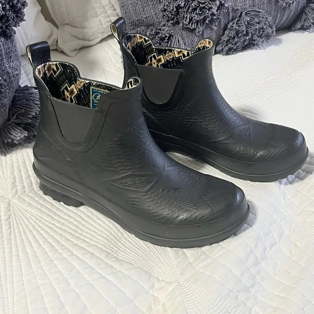 Pendleton Embossed Chelsea Rain Boots (Size 7)